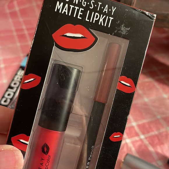 🎈SALE🎈🎀#35.MAKEUP BUNDLE🎀 - Picture 8 of 12